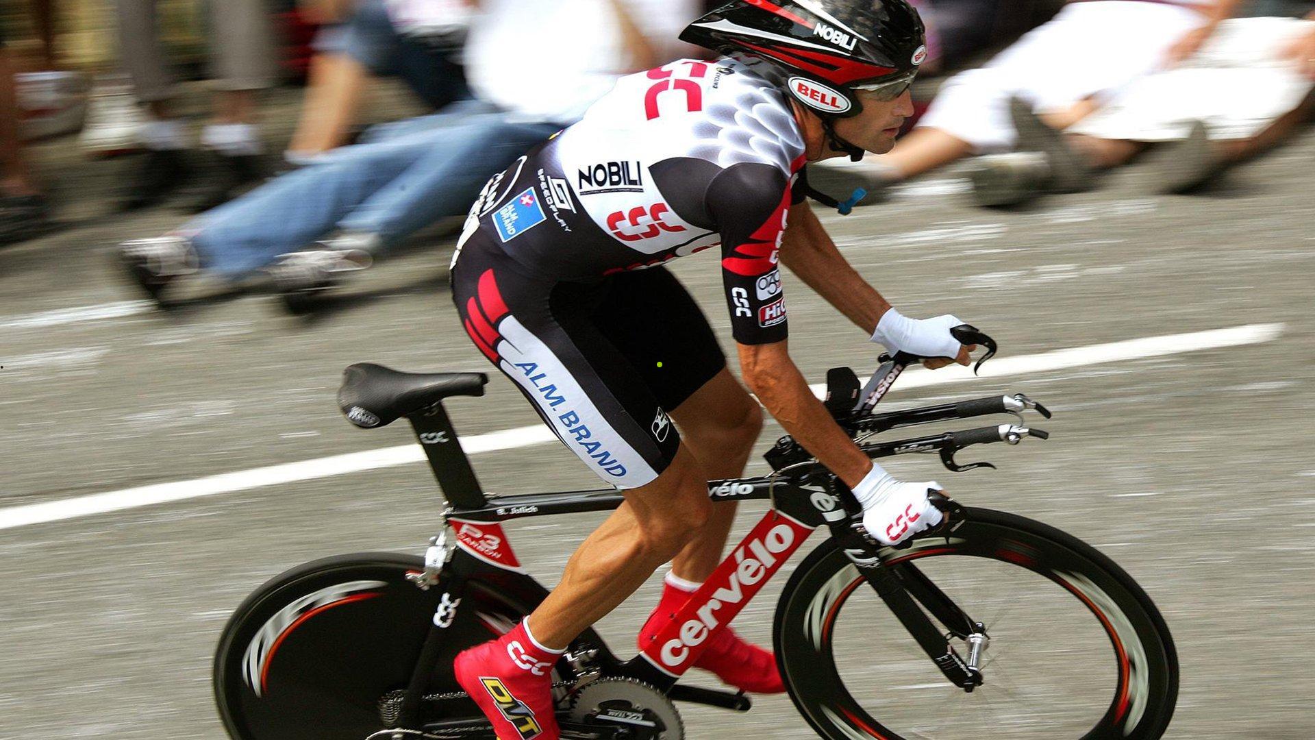 绿茵传奇落幕！前国安外援奥古斯托含泪退役，告别时刻已至