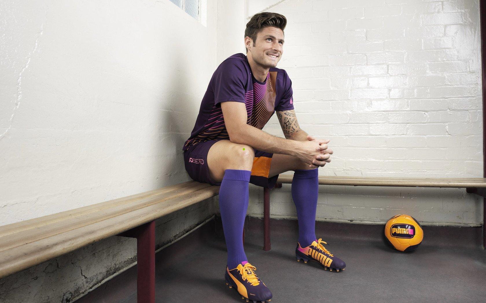 泰山俱乐部官宣与克雷桑续约至2027年 亚冠八场八球铸就辉煌新篇章